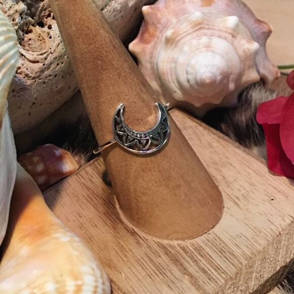 Boho Crescent Moon Filigree Sterling Silver Ring - Picture 2 of 5